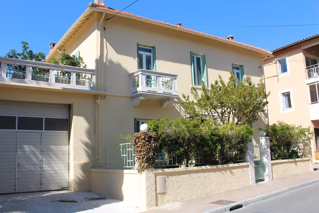 L'edificio in cui si trova Villa Regina B&B